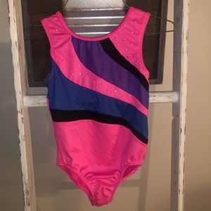 Girls size 10/12 Leo